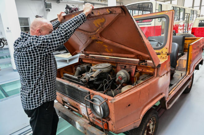 Prototyp terenowego Poloneza w Muzeum Techniki i Komunikacji w Szczecinie