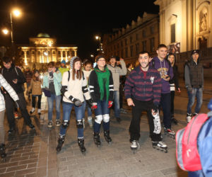 Nightskating. Warszawa na rolkach [Zdjęcia]