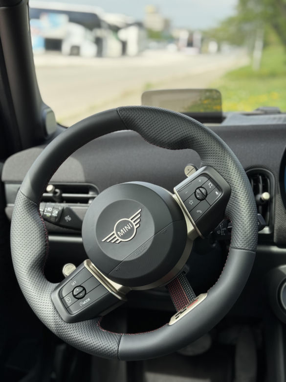 MINI Cooper S (w linii JCW)