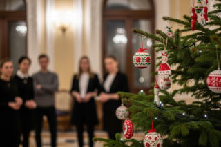 Marta Nawrocka w Pałacu. Czy córka zawsze musi naśladować pierwszą damę?