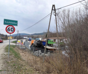 Spór o działkę w Łostówce