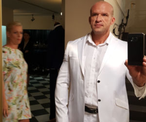 M jak miłość na planie.  Marzenka (Olga Szomańska), Andrzejek (Tomasz Oświeciński)