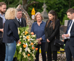 Na Wspólnej odc. 2940. Tomek (Krzysztof Chodorowski), Beata (Katarzyna Ptasińska), Paweł (Grzegorz Kwiecień), Ewelina (Aleksandra Pałka), Maria (Bożena Dykiel), Włodek (Mieczysław Hryniewicz)