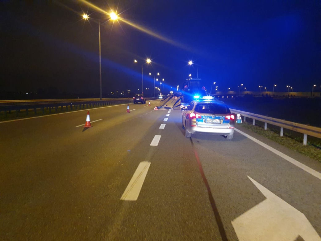 Tir zniszczył wiadukt na A2