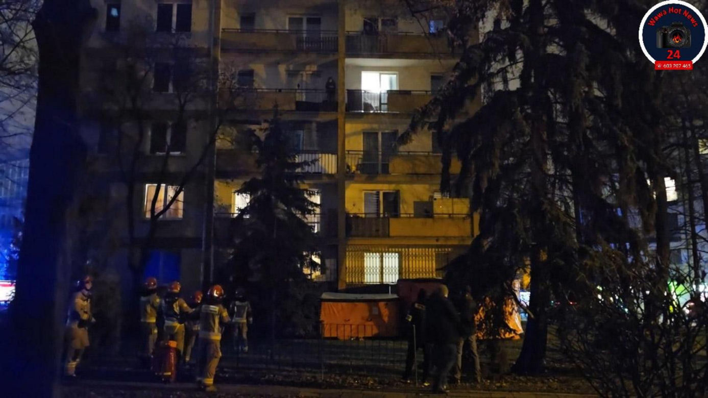 Groził skokiem z balkonu na Ochocie. Szybka akcja służb ratunkowych