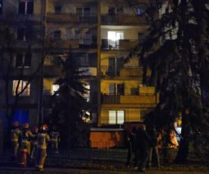 Groził skokiem z balkonu na Ochocie. Szybka akcja służb ratunkowych