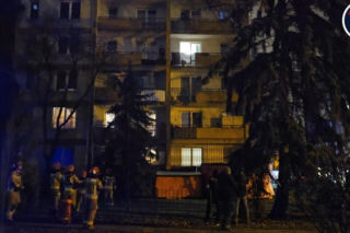 Groził skokiem z balkonu na Ochocie. Szybka akcja służb ratunkowych