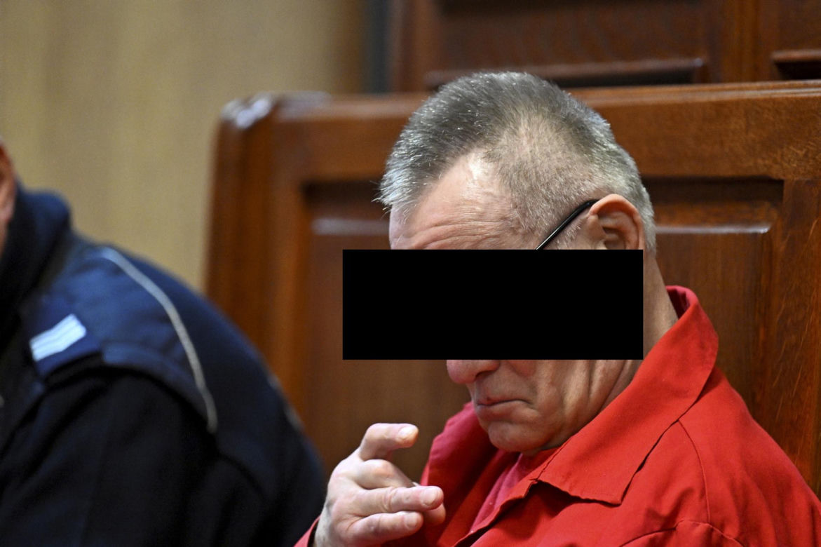 Morderstwo pary niemieckich emerytów na Mokotowie. Oskarżony: „Zrobili ze mnie zabójcę z chęci awansu”
