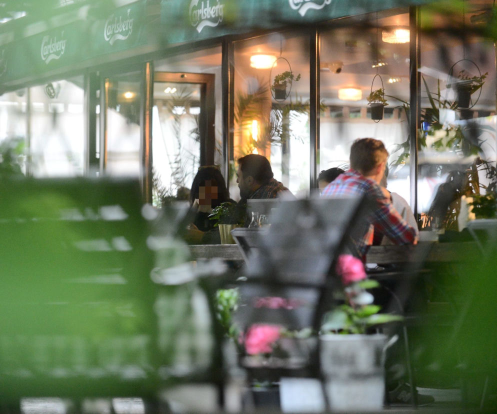 Tomasz Sekielski w restauracji Mozaika
