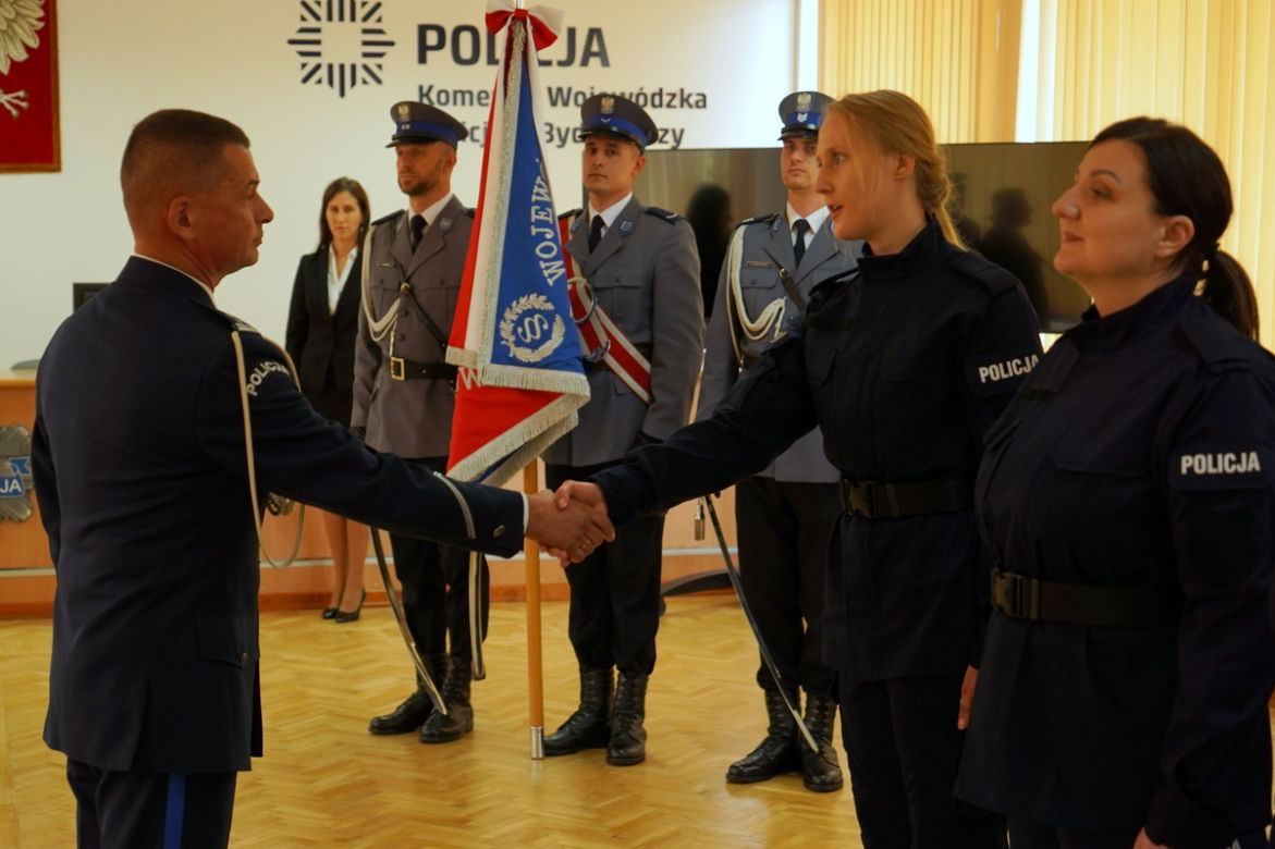 Nowi policjanci w Bydgoszczy i regionie! Ślubowanie złożyło 47 funkcjonariuszy [ZDJĘCIA]