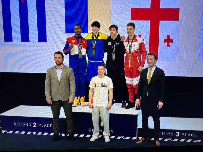 Utalentowany bokser z Torunia Borys Płachta przywiózł medal z Czarnogóry