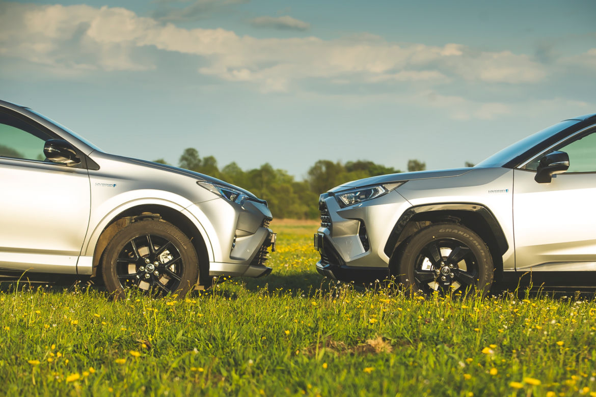 Toyota RAV4 piąta generacja & Toyota RAV4 czwarta generacja