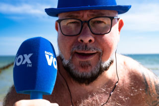 Poszli w ważnym celu do Helu. Pie(r)sza Zmiana z VOX FM naprawdę to zrobiła!