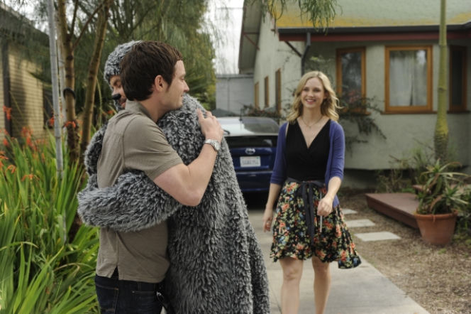 Wilfred. Ryan Newman (Elijah Wood), Jenna (Fiona Gubelman)