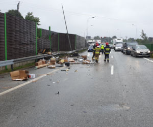 Skarżysko-Kamienna. Wypadek na S7! Kilku rannych w zderzeniu busa i tira [ZDJĘCIA]