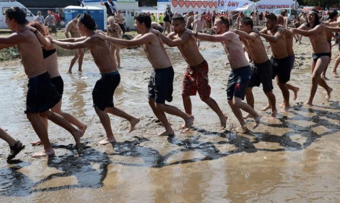 PRZYSTANEK WOODSTOCK 2012: W Kostrzynie BAWI SIĘ 350 TYSIĘCY ludzi