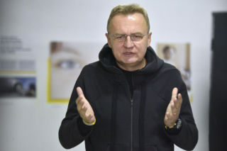 Afera z merem Lwowa. Polski MSZ grzmi: Niedopuszczalne