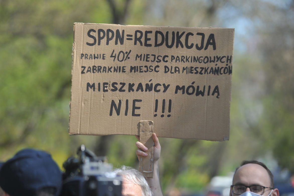 Przeciwnicy parkometrów na Saskiej Kępie i Kamionku łączą siły