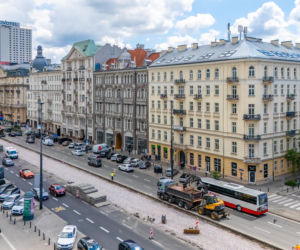 Południowa pierzeja Alej Jerozolimskich w centrum Warszawy