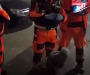 Ratownicy zostawili chorą na ulicy?