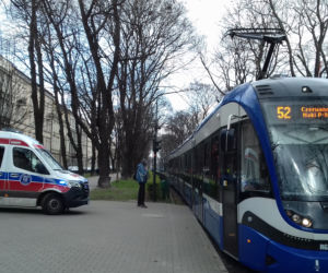 Kraków: Zderzenie dwóch aut na Dietla. Centrum miasta było nieprzejezdne