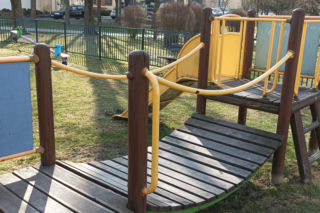 Huśtawki czy parking? Przed takim wyborem stoją mieszkańcy osiedla w Lublinie