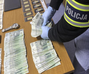 Podbierała sztabki i gotówkę. Ogromne straty salonu jubilerskiego!