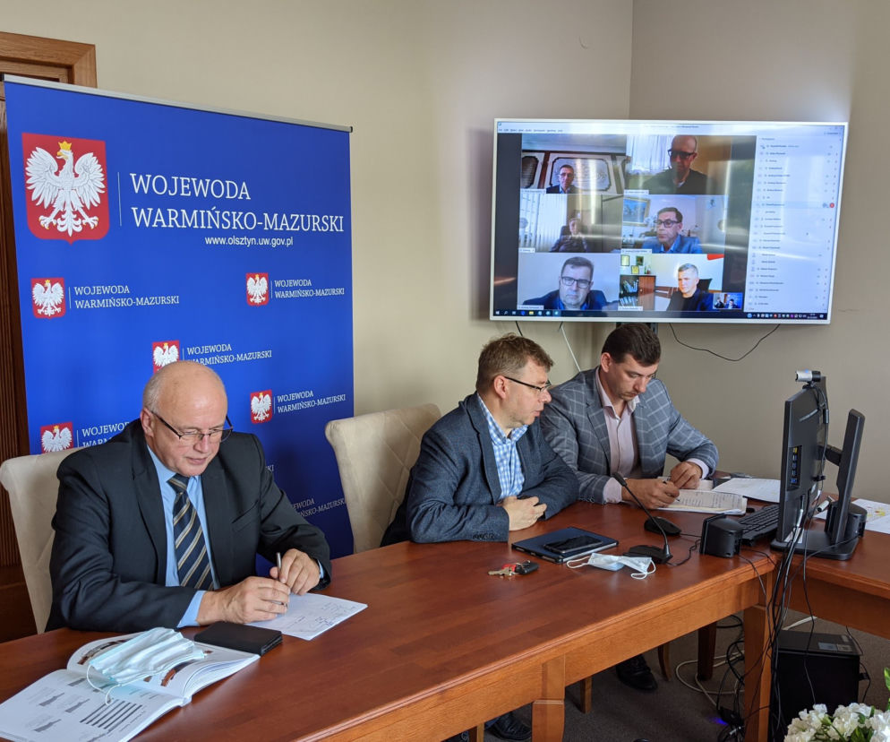 Warmińsko-mazurskie: Wojewoda i szef sanepidu na kwarantannie. Rzecznik prasowy zakażony koronawirusem