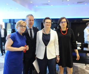 Platforma holuję Nowoczesną