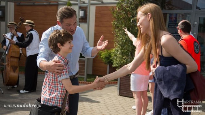 Na dobre i na złe odc. 570. Wiktoria Consalida (Katarzyna Dąbrowska), Tomasz Rzepecki (Ireneusz Czop), Staś (Jakub Jankiewicz)