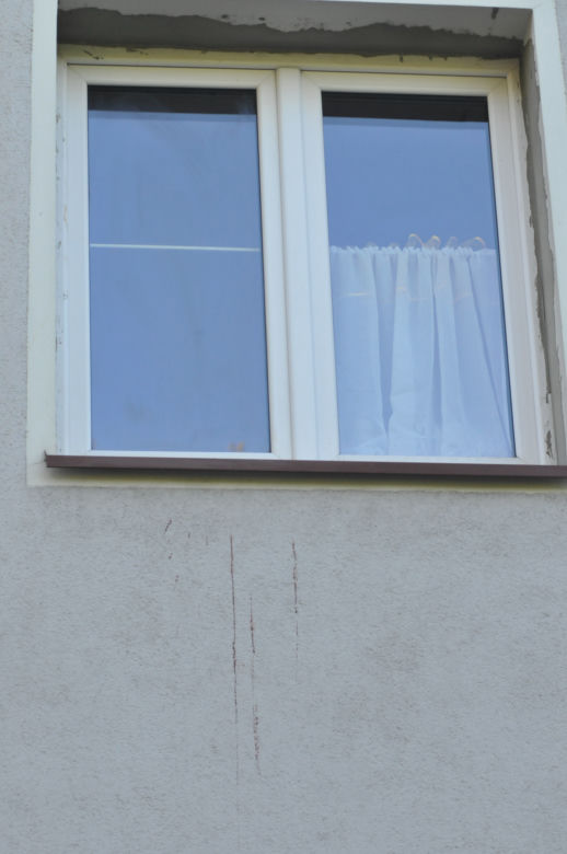 Rodzice wyrzucili noworodka na śmieci!
