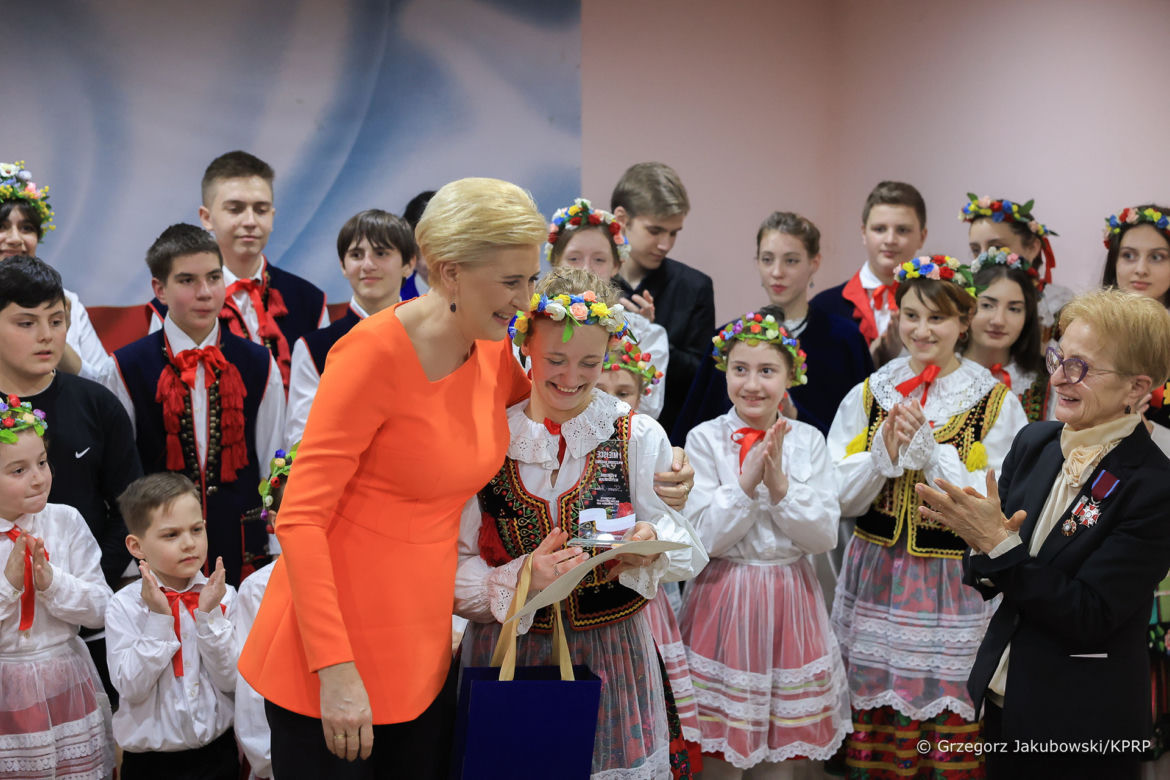 Agata Duda niczym Mandaryna!