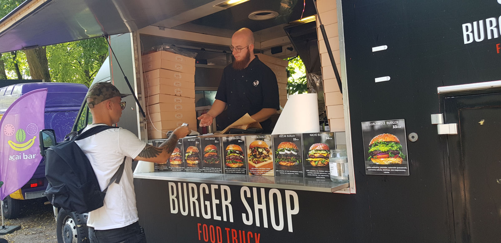 Trwa Festiwal Smaków Food Trucków w Olsztynie. Co dobrego można zjeść? [ZDJĘCIA]