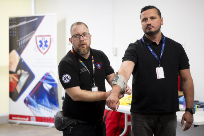 Aptekarze ćwiczą na wypadek wojny. Pierwsze takie szkolenie w Warszawie