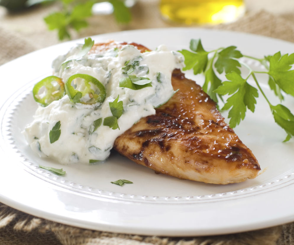 kurczak-w-harrisie-z-sosem-tzatziki.jpg