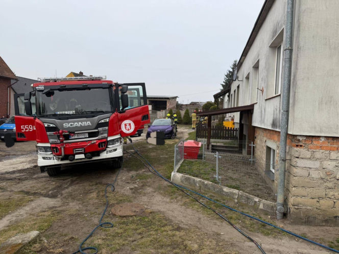 Tragiczny pożar w budynku wielorodzinnym. Dwoje małych dzieci nie przeżyło!