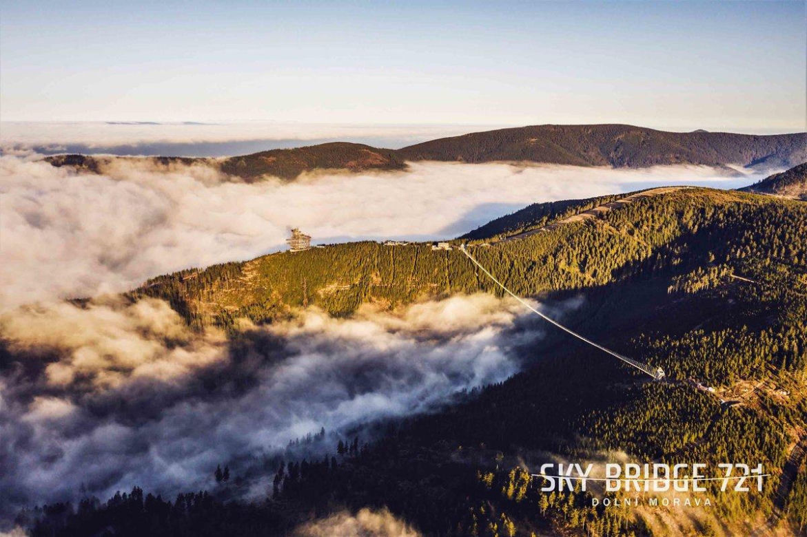 Sky Bridge 721 budowano 2 lata