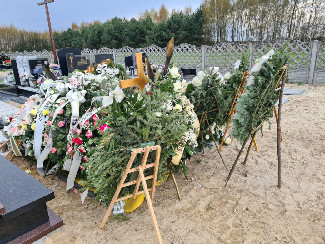 Jadachy. Małżeństwo zginęło pod pociągiem. Spoczęli w jednym grobie [GALERIA]