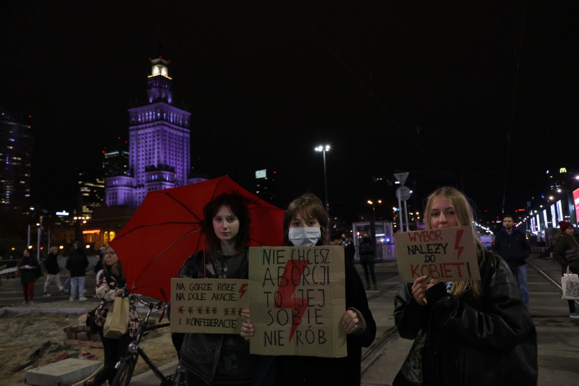 Strajk Kobiet w Warszawie. Tłumy znów wychodzą na ulice