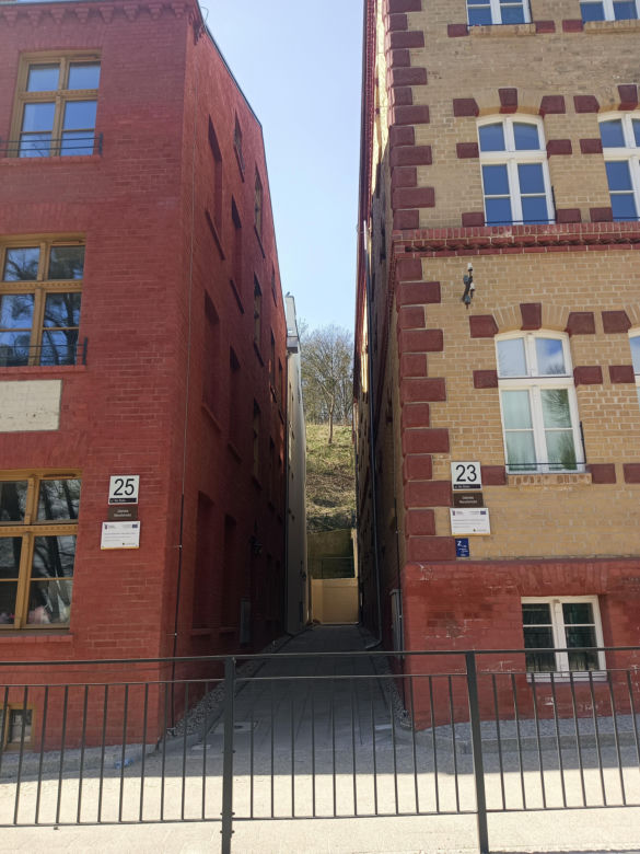 Tak zmieniła się Biskupia Górka. Zrewitalizowano kamienice. Zdjęcia przed i po 