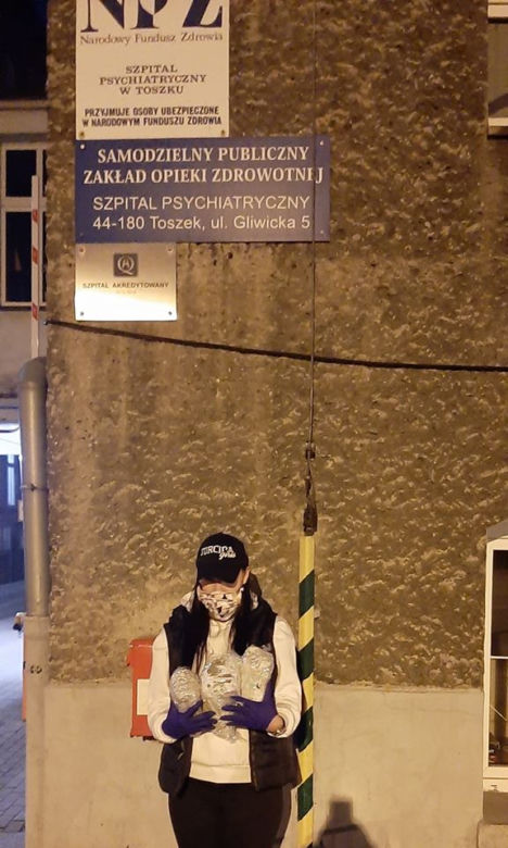Kibice na pomoc szpitalom i lekarzom. Tak pomagają dziewczyny z Torcida Girls. Zobaczcie [ZDJĘCIA]