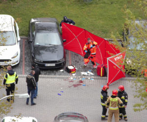 Zakrwawiony mężczyzna napadł na policjantów 