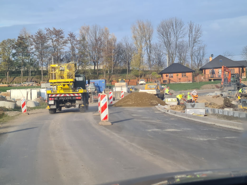 Droga Przeworsk -Kańczuga 9 km kierowcy pokonują w pół godziny [GALERIA]