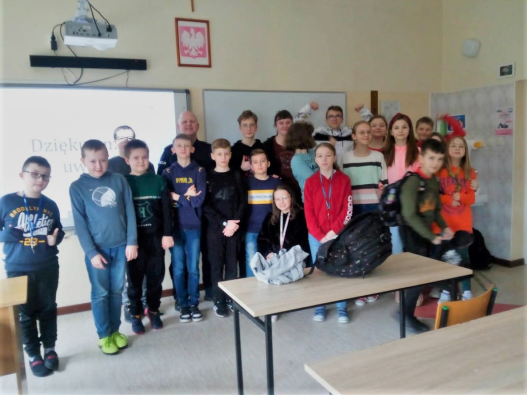 Policja w lubawskich szkołach. Były pogadanki z samym komendantem
