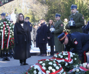 Obchody 16. rocznicy katastrofy smoleńskiej. Powązki