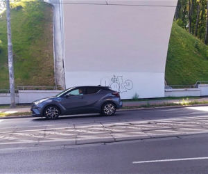 Wiadukt nad ul. Ku Słońcu padł ofiarą pseudografficiarzy