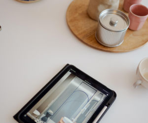 Nail Polish Inspired Interior: Hybryda mieszkania i studia fotograficznego na 63 metrach