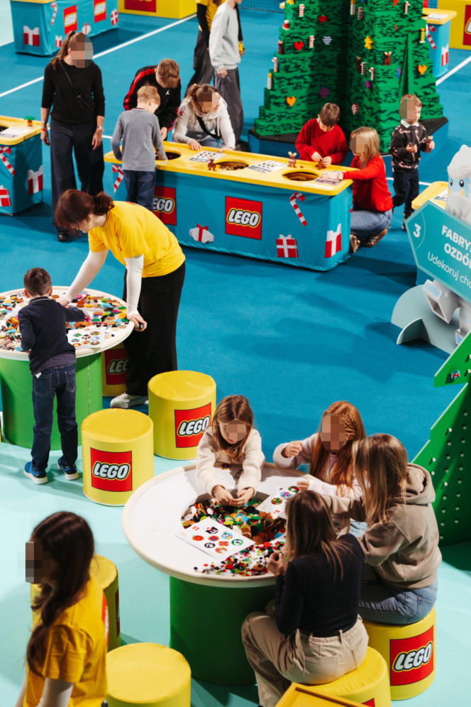 Iga Świątek bawiła się z dziećmi LEGO