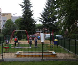 Plac zabaw w Libiążu na którym doszlo do próby uprowadzenia 7 latka