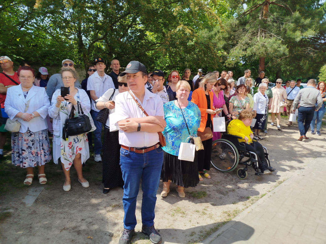 Przez lata ŚDS w Siedlcach działał w dwóch lokalizacjach, teraz już oficjalnie funkcjonuje w jednym miejscu, w budynkach dostosowanych do potrzeb osób z niepełnosprawnościami. 